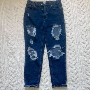 BDG Ripped Mom Jeans🤍Size 30